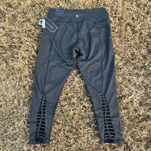 NWT Tahari Sport active capri leggings dark heather gray / capri yoga pants